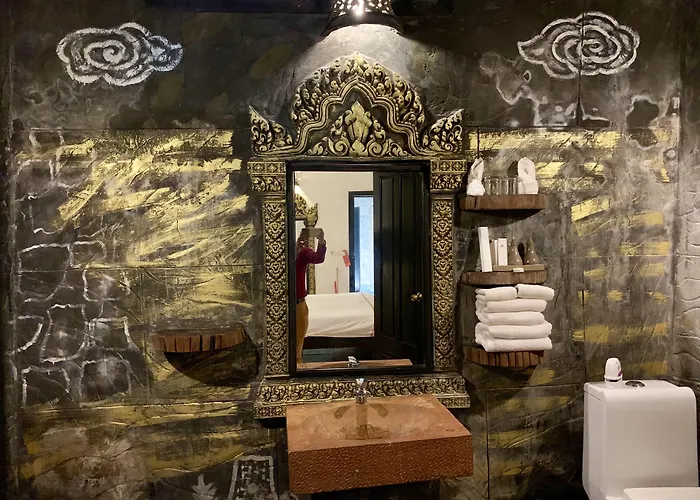 Resort Petit Temple & 4*