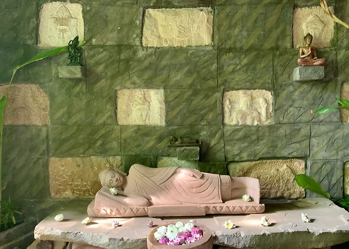 Resort Petit Temple & 4*